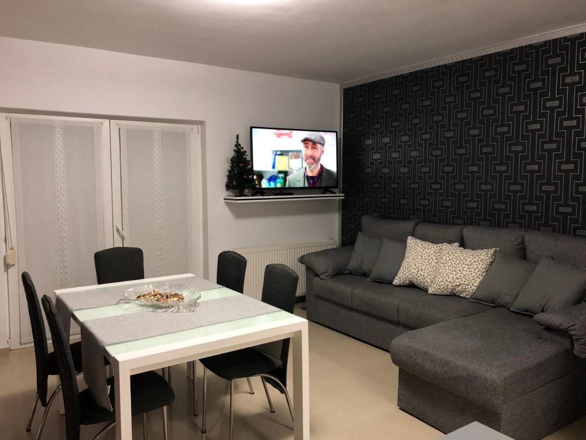Апартаменти Apartament Antoaneta Ришнов Екстер'єр фото